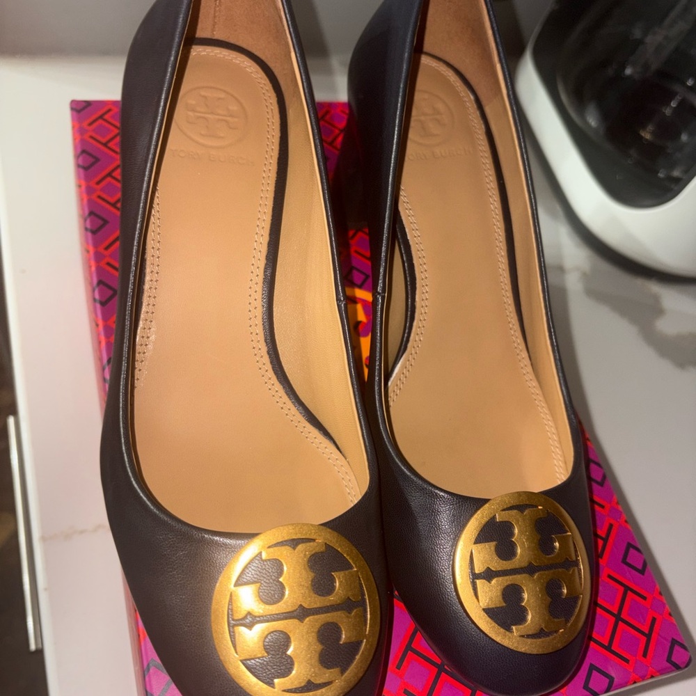 6.5W Tory Burch Navy Blue Heels with Gold Emblem